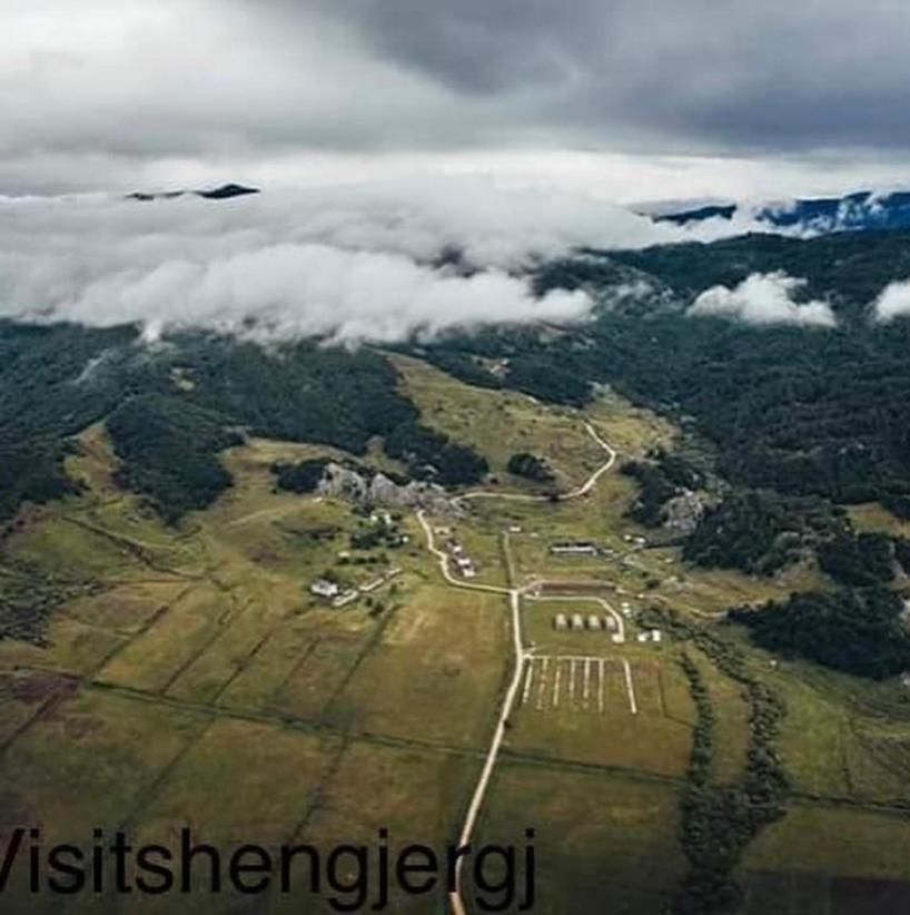 Camping Shengjergj Hotel Tirana Buitenkant foto